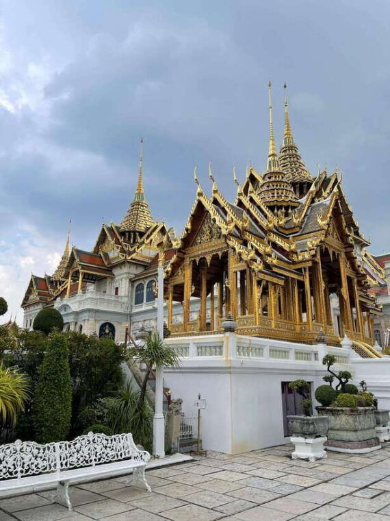 grand-palace-tour-guide