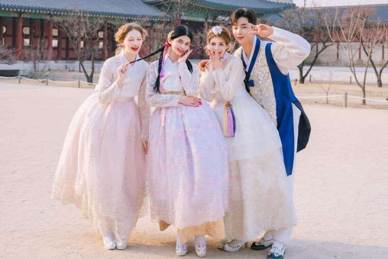 gyeongbokgung-hanbok-experience-at-hanboknam