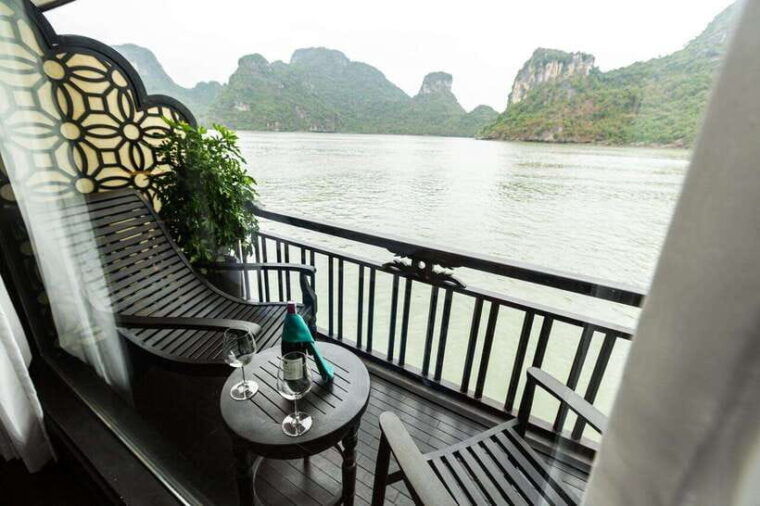 ha-long-3-day-lan-ha-bay-viet-hai-village-5-star-cruises