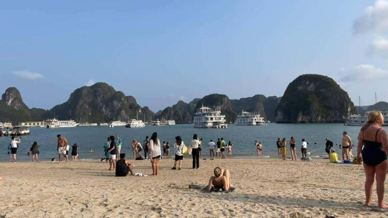 ha-long-bay-1-day-kayaking-ti-top-island-surprising-cave