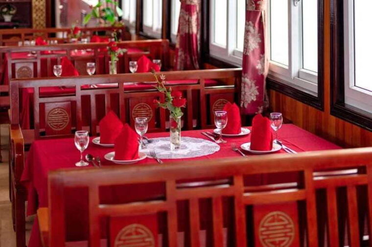 ha-long-bay-small-deluxe-cruise-day-trip-with-kayak-lunch