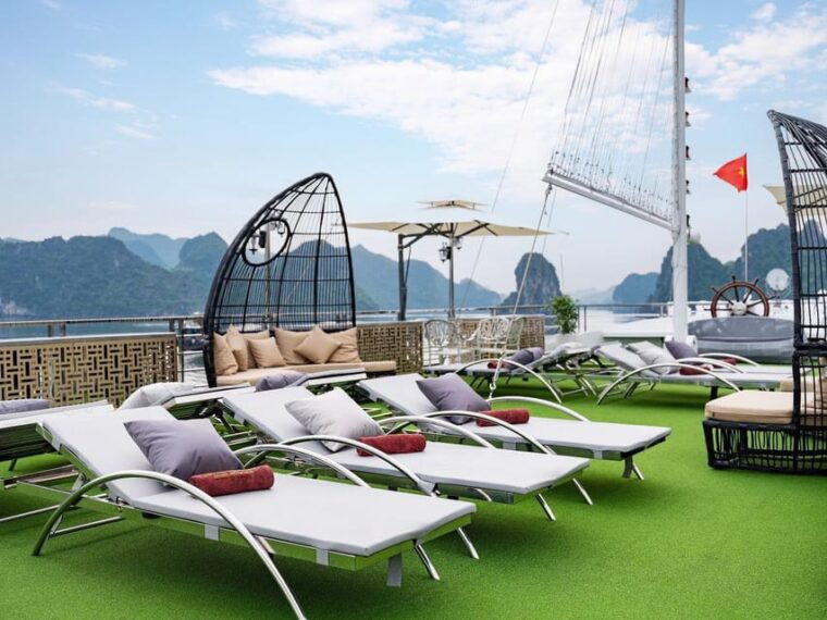 ha-noi-ha-long-bay-1-day-luxury-boat-buffet-lunch-party