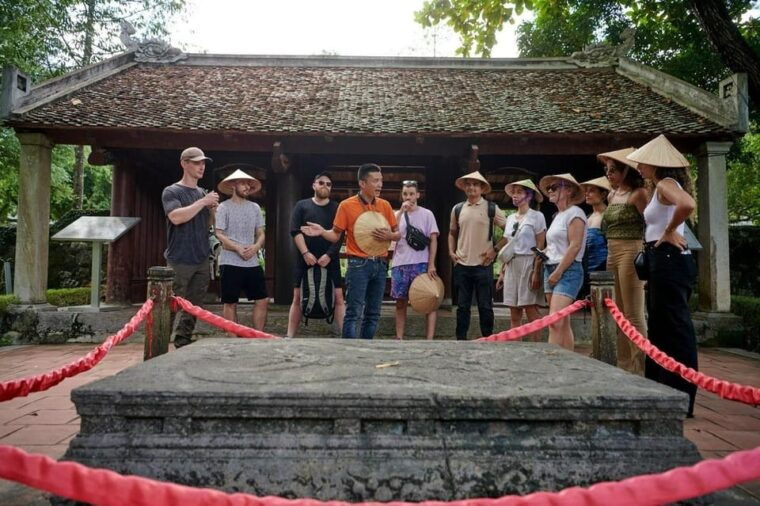 ha-noi-hoa-lu-trang-an-day-trip-to-mua-cave-by-limousine
