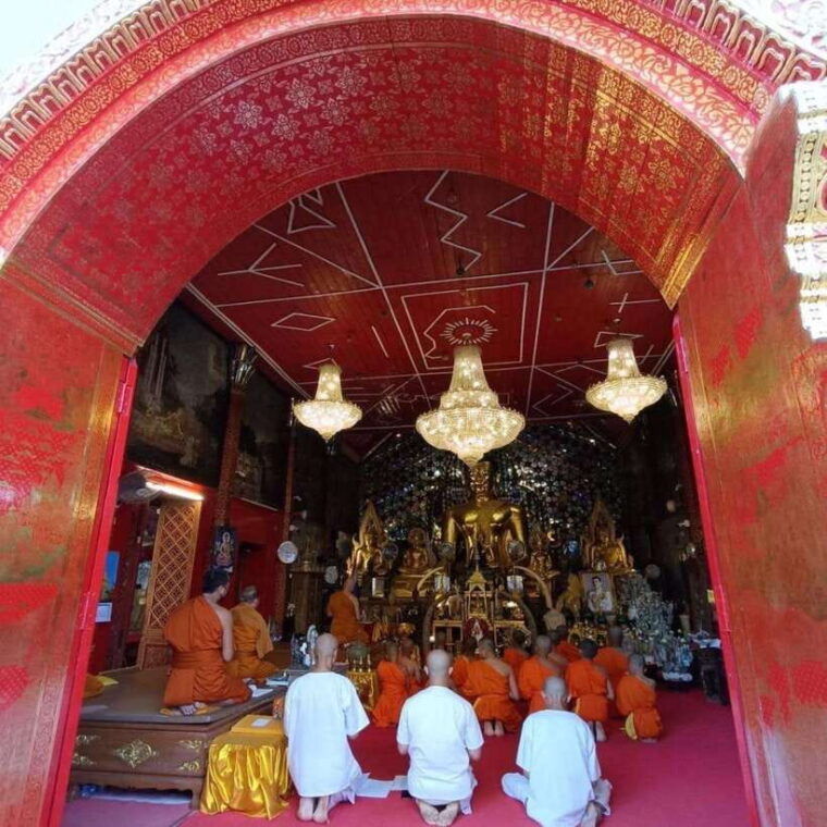half-day-morning-wat-pha-lat-wat-phra-that-doi-suthep-tour