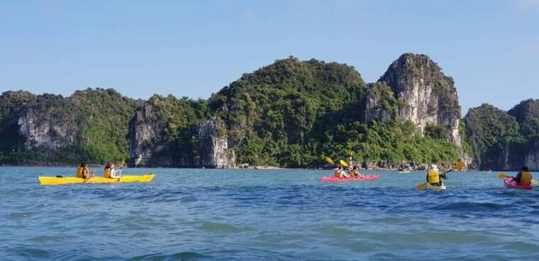 halong-bay-day-cruise-with-lunch-and-kayak-from-ninh-binh