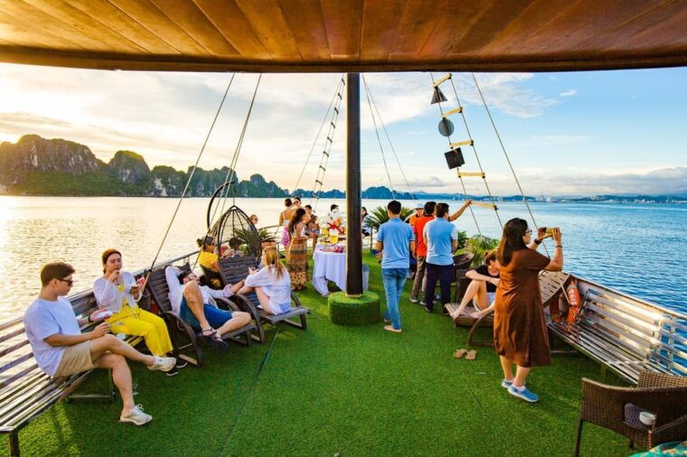 halong-bay-full-day-tour-deluxe-small-group-buffet-kayak