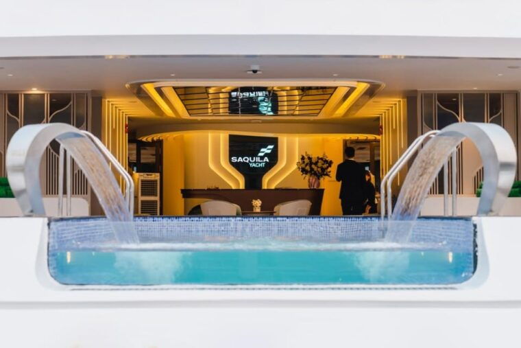 halong-city-voyage-on-a-luxury-yacht-for-4-hours-from-halong