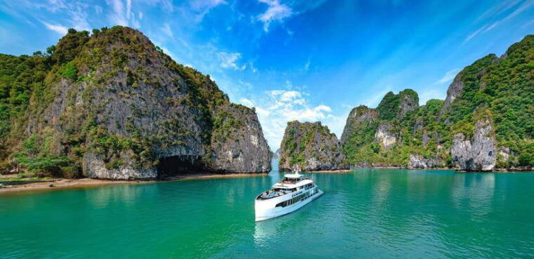 halong-symphony-experience-the-most-luxury-cruise-in-the-bay