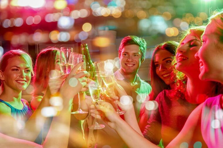 hamburg-2-nights-pubcrawl-party-through-the-reeperbahn