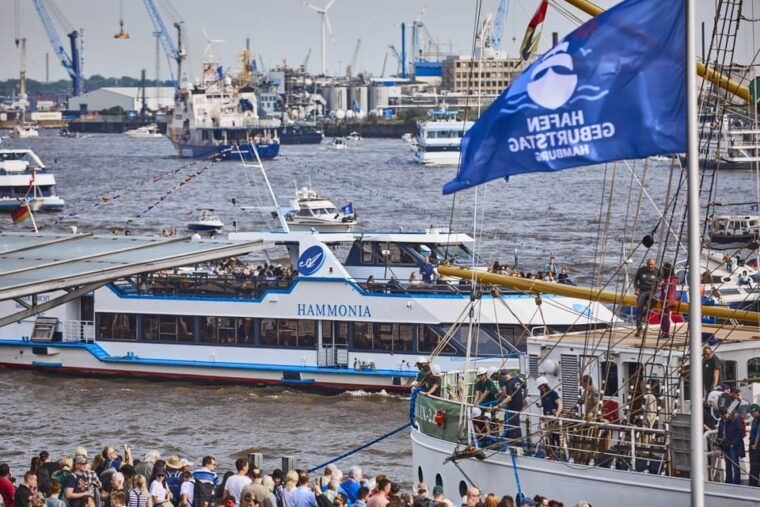 hamburg-port-anniversary-cruise-to-the-entry-parade