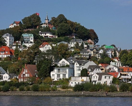 hamburg-tour-of-blankenese-on-the-banks-of-the-elbe