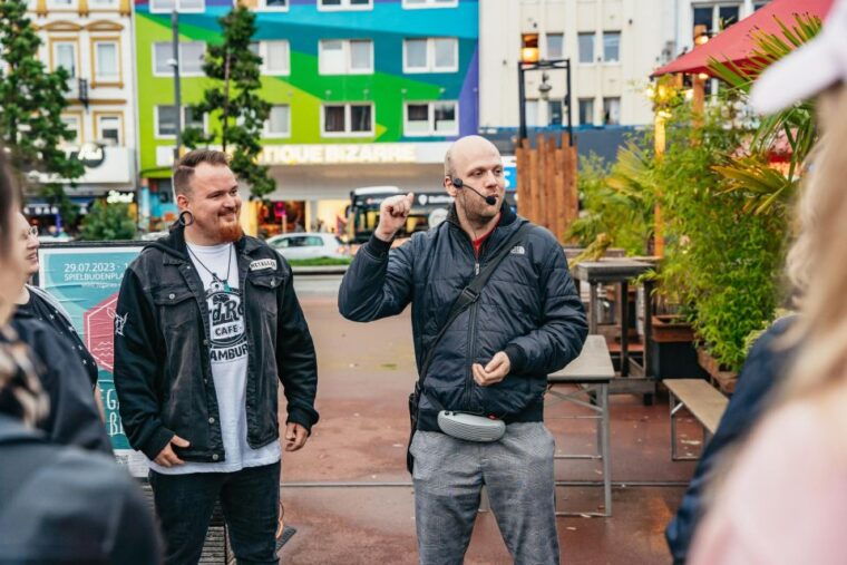 hamburgs-highlights-harbor-cruise-reeperbahn-walking-tour