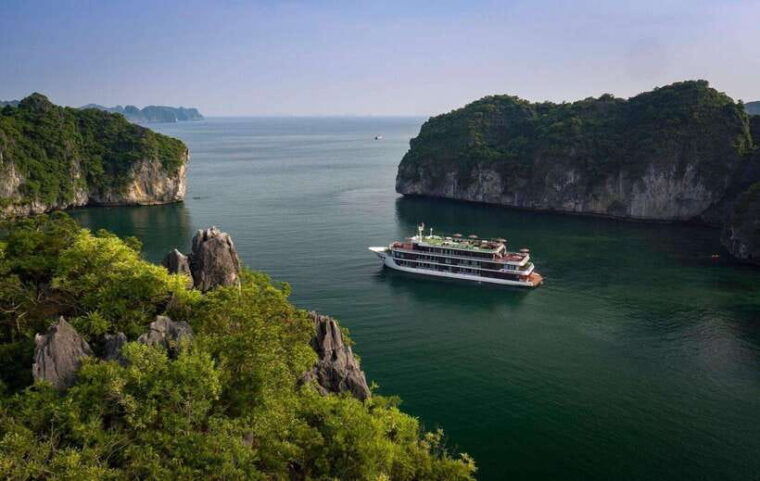 hanoi-2-day-lan-ha-ha-long-bay-premium-cruise-with-balcony