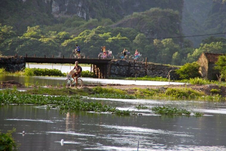 hanoi-full-day-guided-tour-of-hoa-lu-tam-coc-and-mua-cave