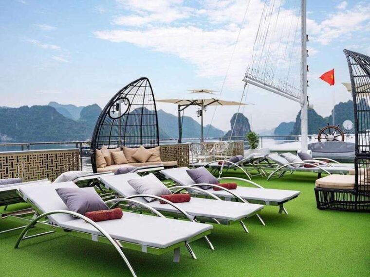 hanoi-fullday-halong-bay-5-star-jacuzzi-buffetkayakswim