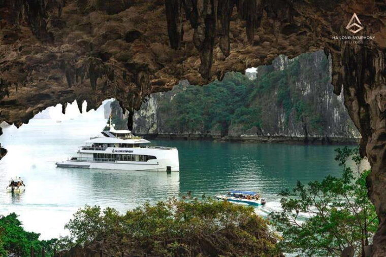 hanoi-halong-bay-deluxe-5-star-cruise-with-buffet-lunch