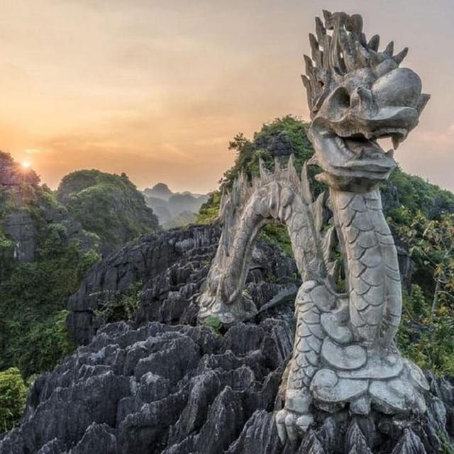 hanoi-hoa-lu-tam-coc-and-mua-cave-limo-bus-tour-with-lunch