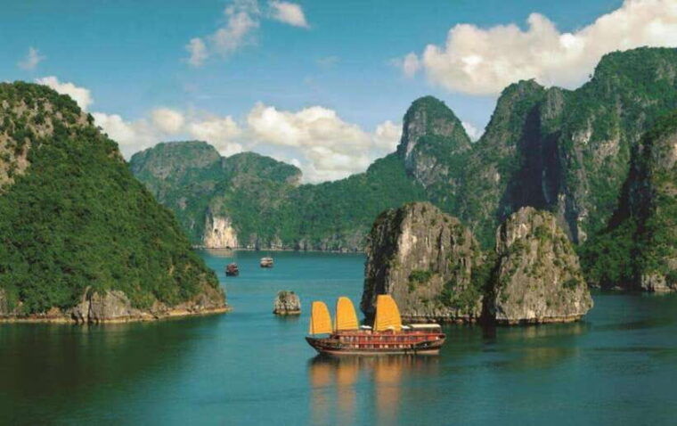 hanoi-private-ha-long-bay-full-day-choose-language-guide