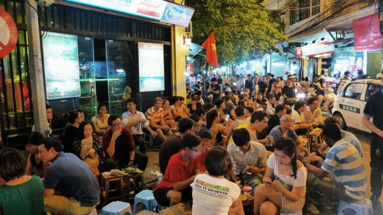 hanoi-street-food-walking-tour-water-puppet-show