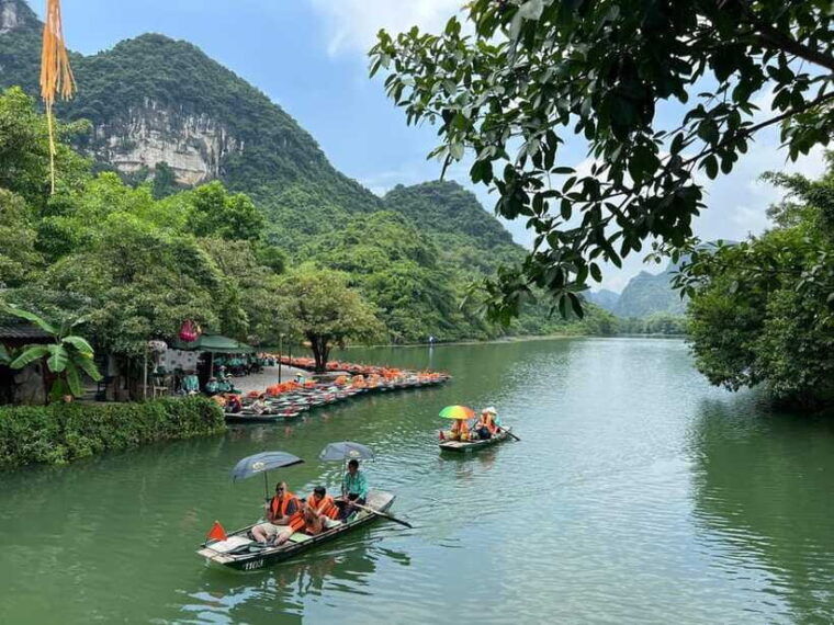 hanoi-trang-an-hoa-lu-and-mua-cave-1-day-trip-with-lunch