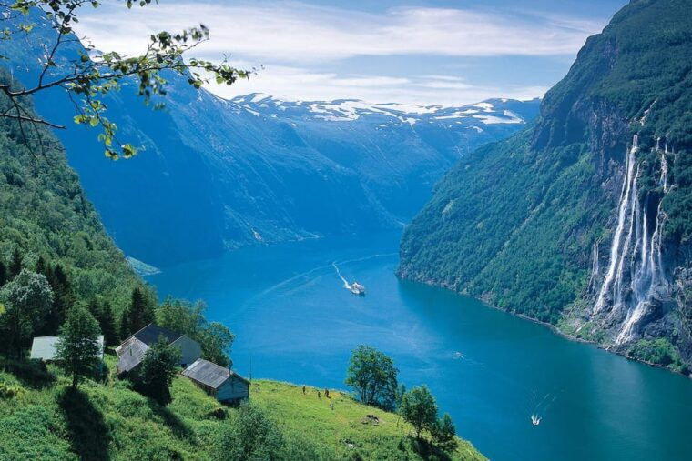 hellesylt-geiranger-sightseeing-one-way-ticket
