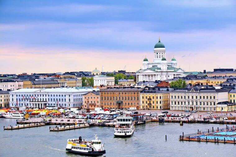 helsinki-old-town-highlights-private-walking-tour