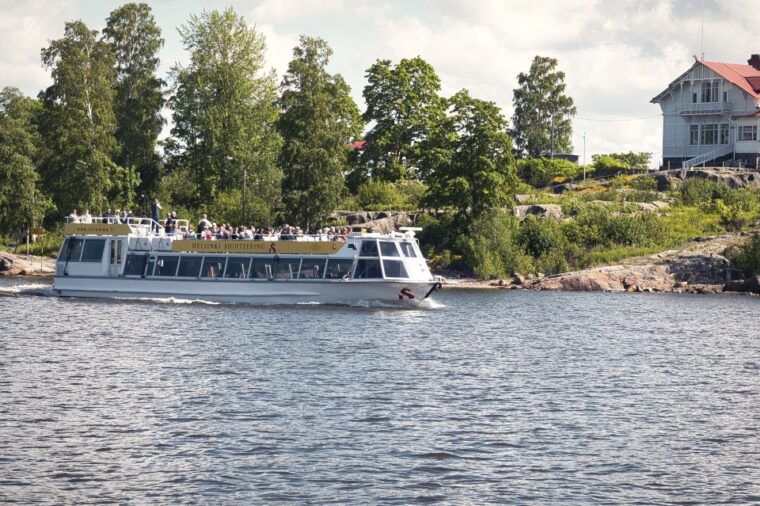 helsinki-sightseeing-canal-cruise-with-audio-commentary