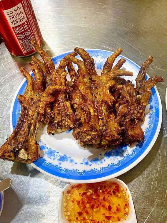 ho-chi-minh-city-extreme-food-tour-on-scooter