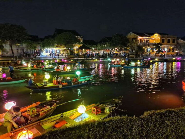 hoi-an-ancient-town-the-memories-show-half-day-tour