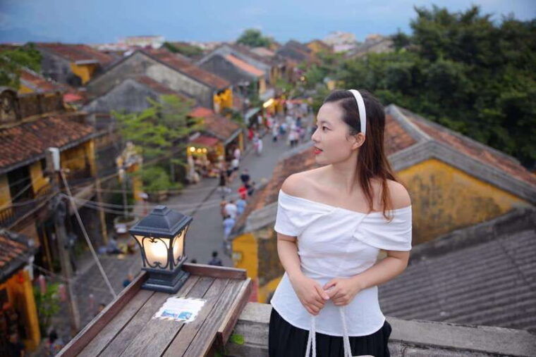 hoi-an-city-sightseeing-tour-with-beautiful-female-guide