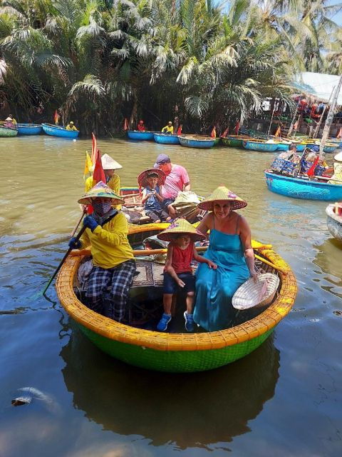 hoi-an-coconut-basket-boat-with-enjoy-coconut-e-ticket