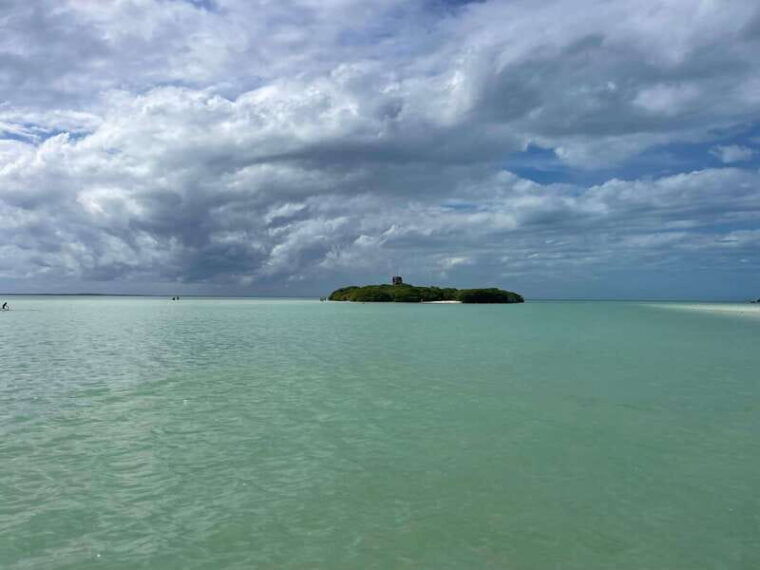 holbox-punta-mosquitos-yalahau-and-pasion-island-boat-tour