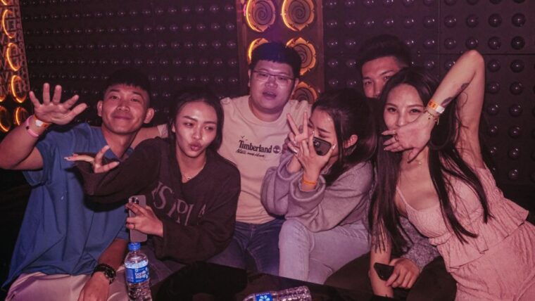 hong-kong-3-hour-lan-kwai-fong-pub-crawl