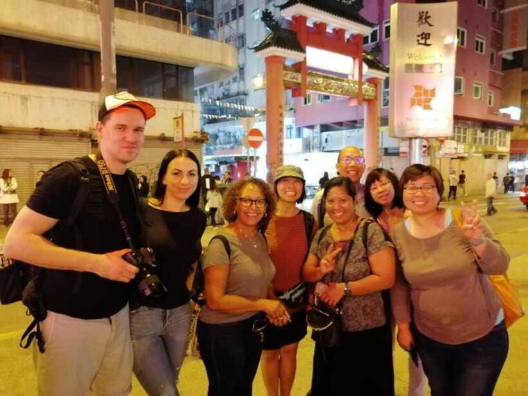 hong-kong-night-tour-open-top-bus-night-market
