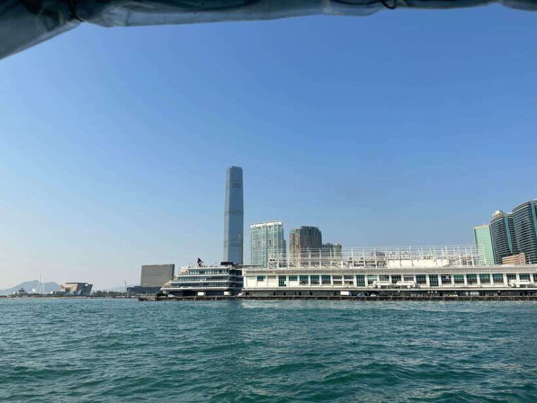 hong-kong-wong-tai-sin-temple-and-victoria-harbour-tour