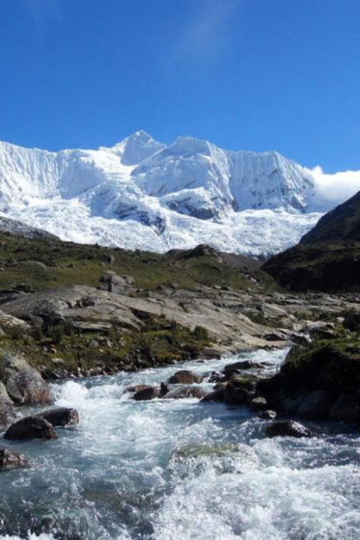 huaraz-rocotuyoc-lagoon-frozen-lagoon-hiking