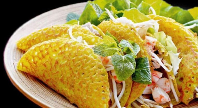 hue-night-street-food-tour-with-a-local-guide