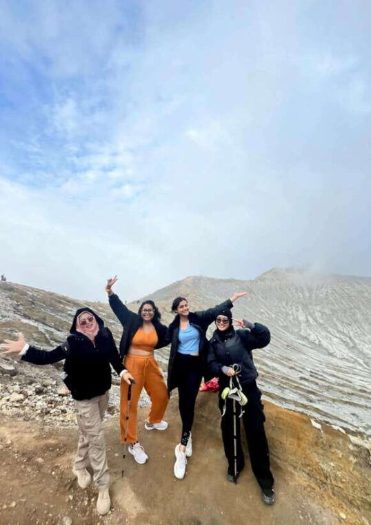 ijen-crater-blue-flame-sunrise-and-sulfur-miners-trek