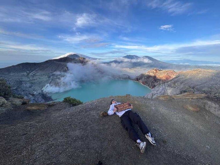 ijen-crater-midnight-adventure