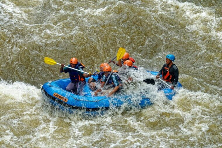 inca-jungle-trek-to-machu-picchu-4-days-rafting-and-zipline