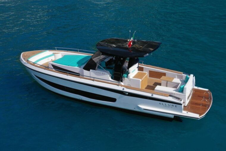 ischia-private-boat-tour-on-board-of-a-luxury-boat