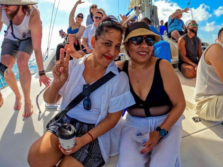 isla-mujeres-catamaran-tour-with-snorkeling-open-bar