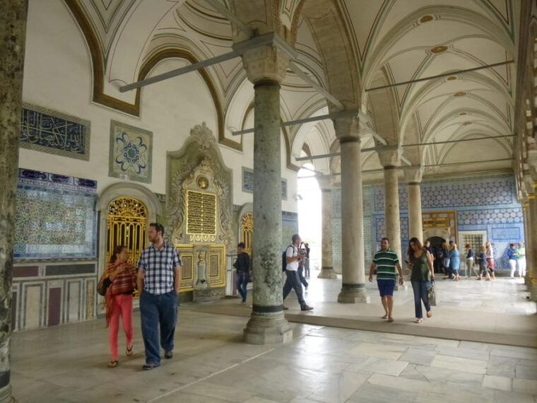 istanbul-the-luxury-topkapi-palace-highlights-tour