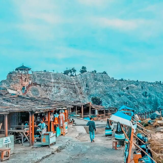 jakarta-volcano-indonesian-coffee-production-hot-spring