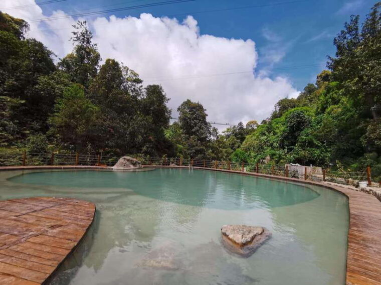 jakarta-volcano-or-suspension-bridgericefield-hot-spring