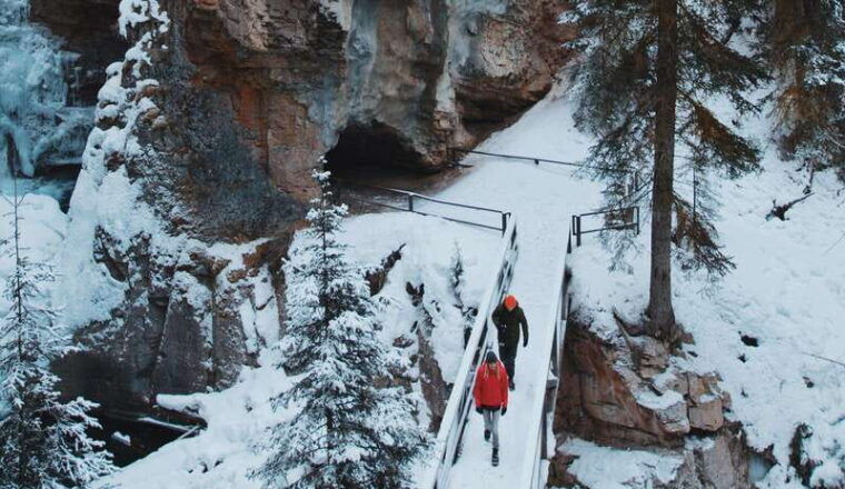 johnston-canyon-ice-adventure-a-winter-wonderland-experience