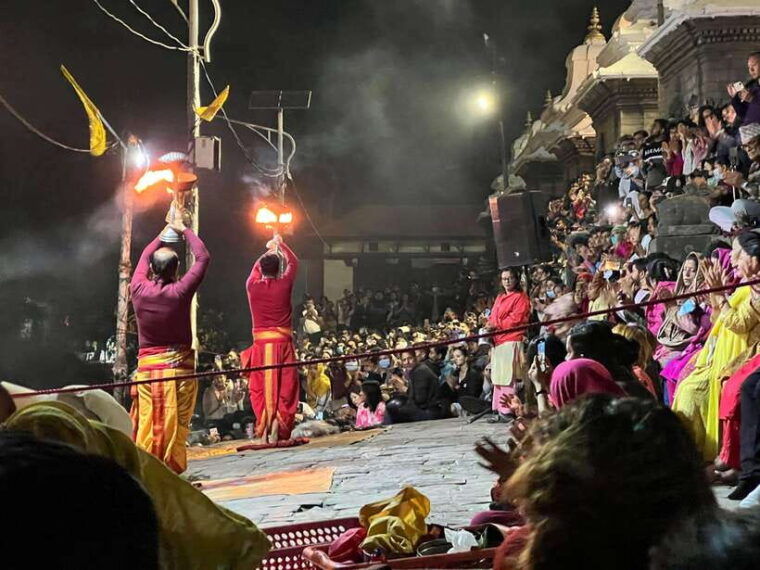 kathmandu-evening-aarati-tour-at-pashupatinath-temple