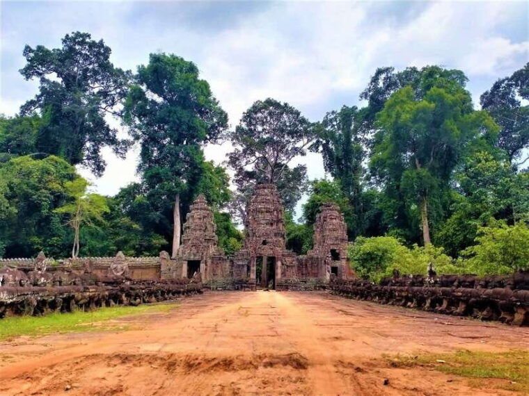 kbal-spean-trekking-tour-with-banteay-srei-landmine-museum