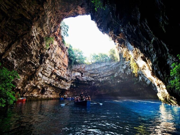 kefalonia-wine-tasting-melissani-drogarati-fiscardo