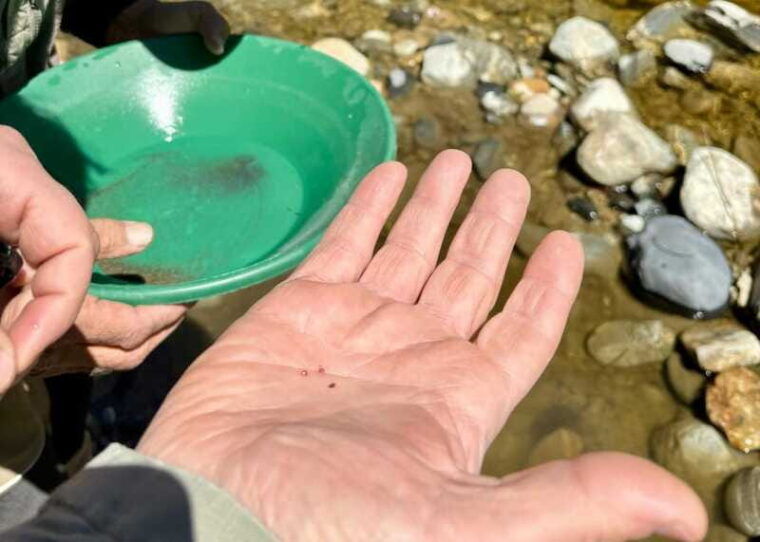 kelowna-e-bike-gold-panning-expedition
